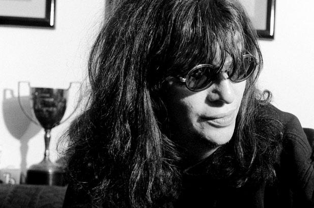 Focus Rock & Diritto: Joey Ramone, la voce che lanciò 10.000 band