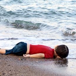 La foto del piccolo Aylan tra diritto di cronaca e coscienza