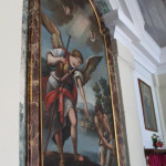 b) Formella con scolpito angioletto (sec. XIV-XVI?) all’interno dell’appartamento dove viveva il conte Liverotto Ferretti,